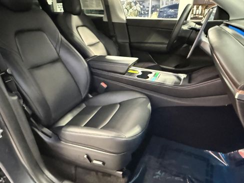 Used 2021 Tesla Model Y Performance image 22
