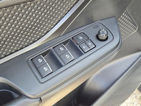 Used 2018 Toyota C-HR XLE image 20