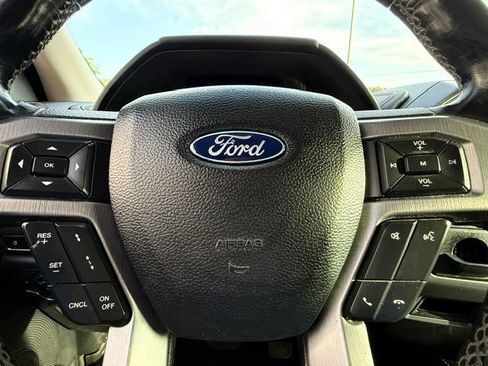Used 2019 Ford Expedition Platinum AWD/4WD image 18