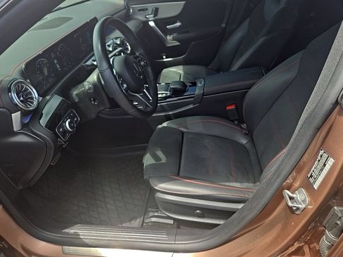 Used 2023 Mercedes-Benz CLA 250 4MATIC image 11