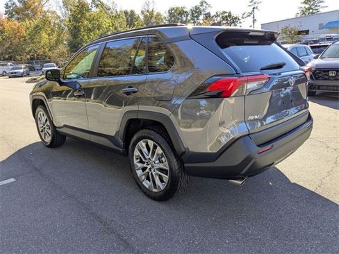 Used 2023 Toyota RAV4 XLE Premium image 10