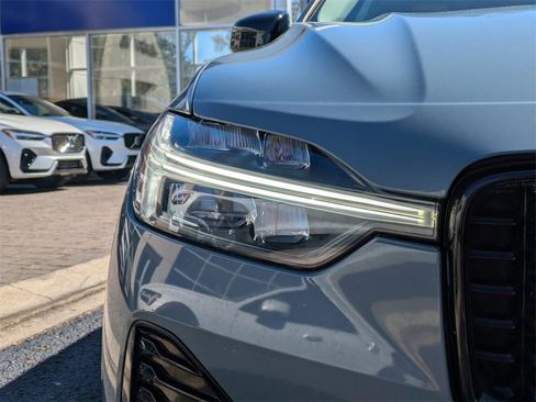 Certified 2023 Volvo XC60 B5 Plus image 10