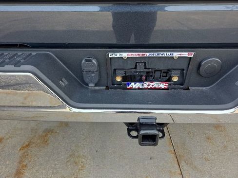 Used 2022 Chevrolet Silverado 1500 LT AWD/4WD image 33