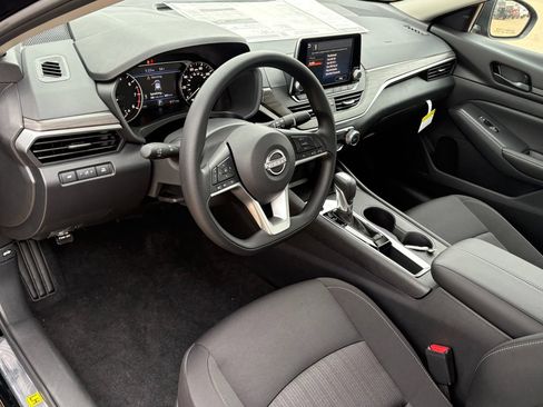 New 2026 Nissan Altima 2.5 SV FWD image 10