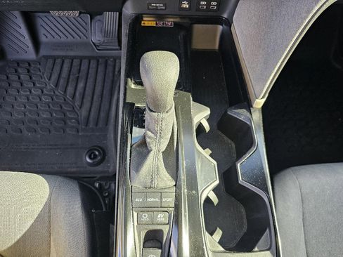 Used 2025 Toyota Camry LE w/ Convenience Package FWD image 32