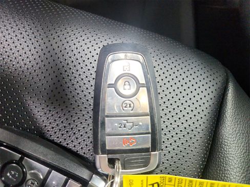 Used 2024 Ford F250 Lariat w/ Sport Appearance Package image 33