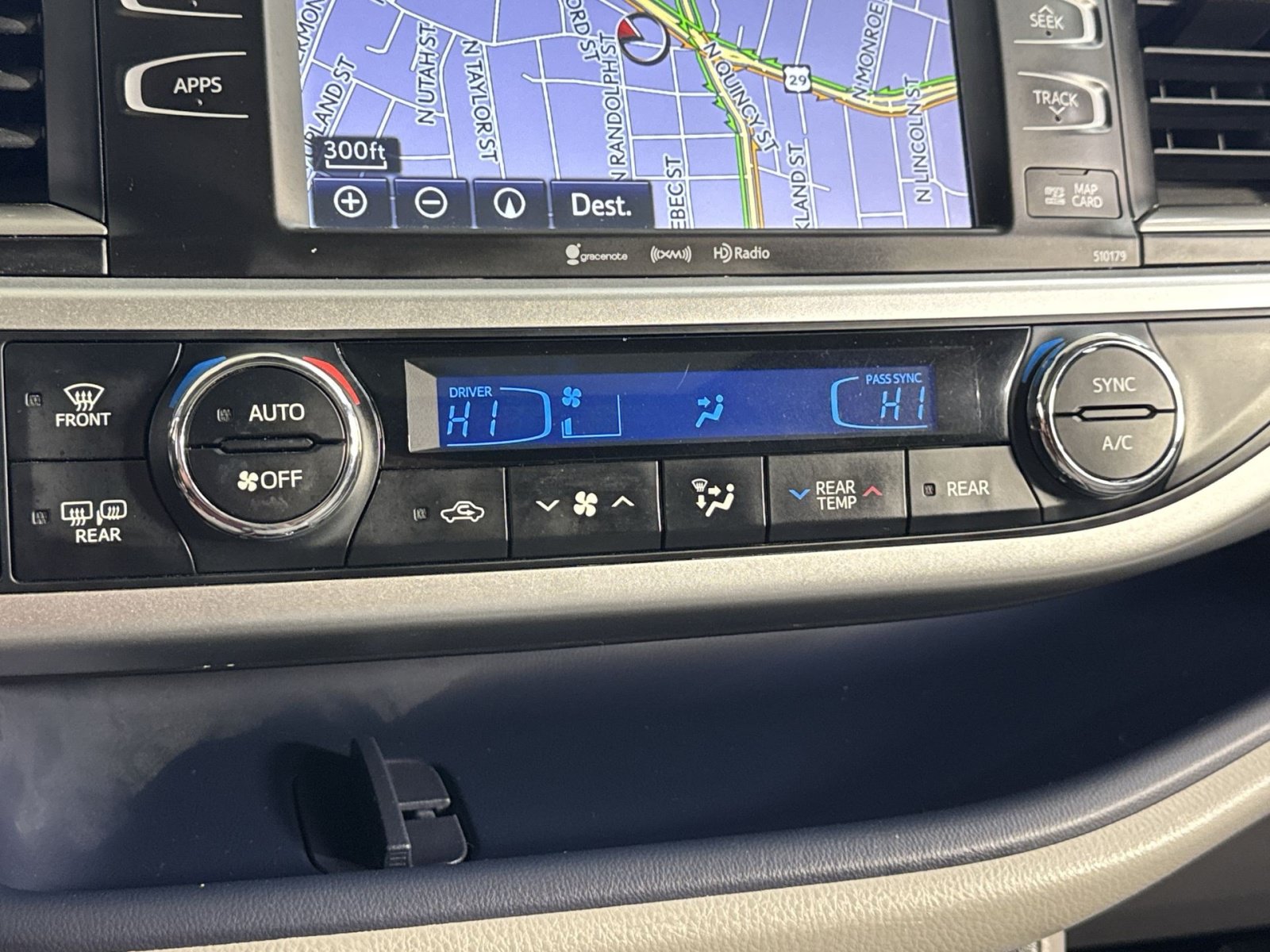 Used 2018 Toyota Highlander XLE AWD/4WD image 33
