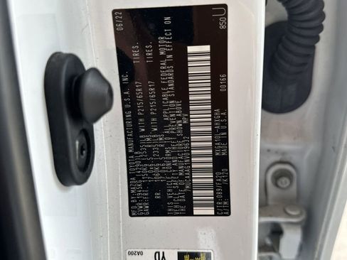 Used 2022 Toyota Corolla Cross LE image 38