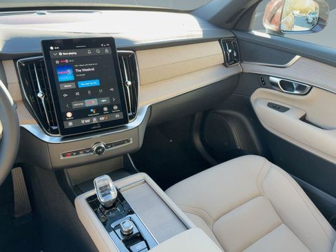 New 2026 Volvo XC90 B5 Plus w/ Protection Package image 27