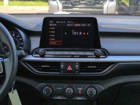 Used 2023 Kia Forte LXS w/ LXS Technology Package FWD image 17