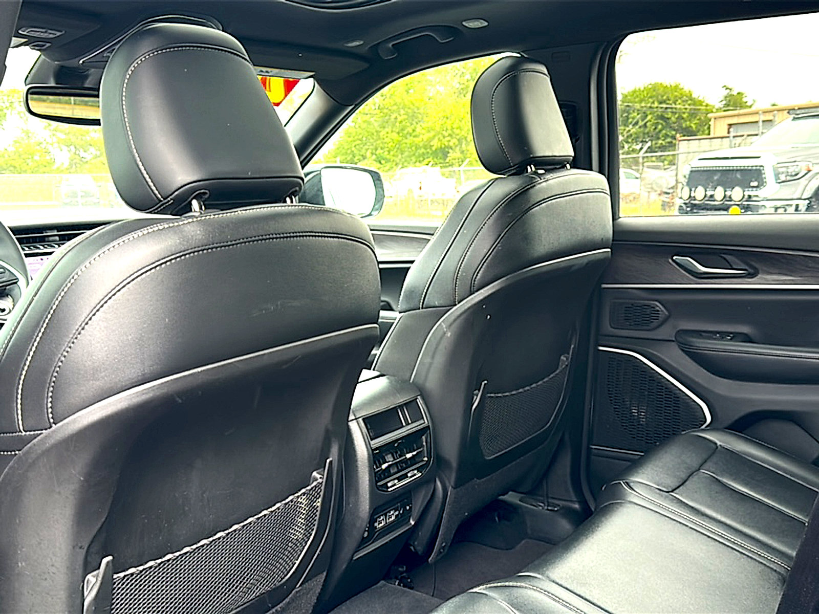 Used 2024 Jeep Grand Cherokee Limited 4xe AWD/4WD image 18