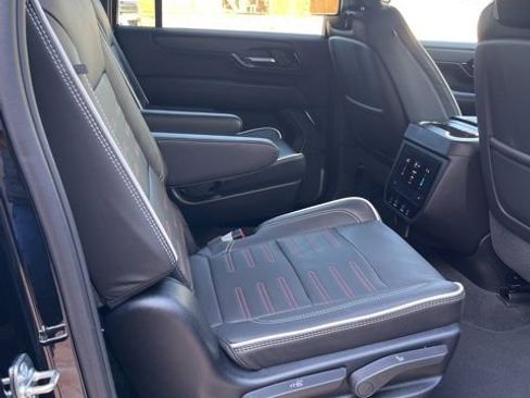Used 2025 GMC Yukon XL AT4 Ultimate w/ LPO, AT4 Appearance Package image 11