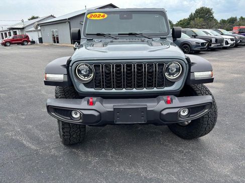 Used 2024 Jeep Gladiator Rubicon w/ Convenience Group AWD/4WD image 9