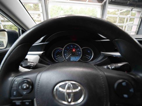 Used 2015 Toyota Corolla LE FWD image 15