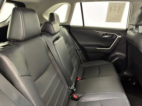 Used 2022 Toyota RAV4 Limited image 16
