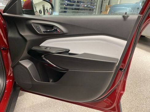 New 2025 Chevrolet Trax LT w/ Driver Confidence Package image 32