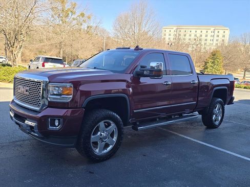 Used 2015 GMC Sierra 2500 Denali w/ Duramax Plus Package image 29