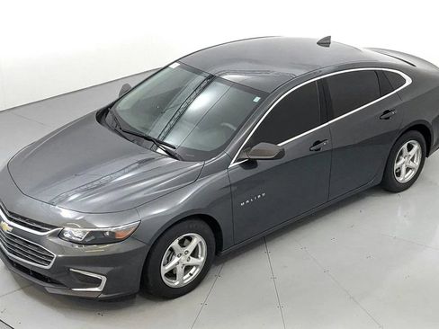 Used 2017 Chevrolet Malibu LS FWD image 19