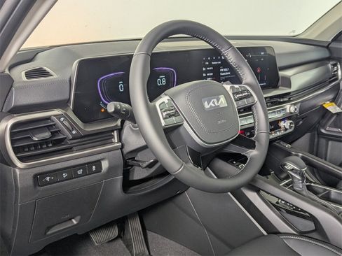 New 2025 Kia Telluride S image 11