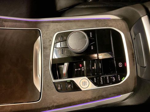 Used 2025 BMW X5 xDrive40i w/ M Sport Package image 16