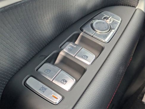 Used 2025 Genesis G70 2.5T w/ Sport Prestige Package image 32