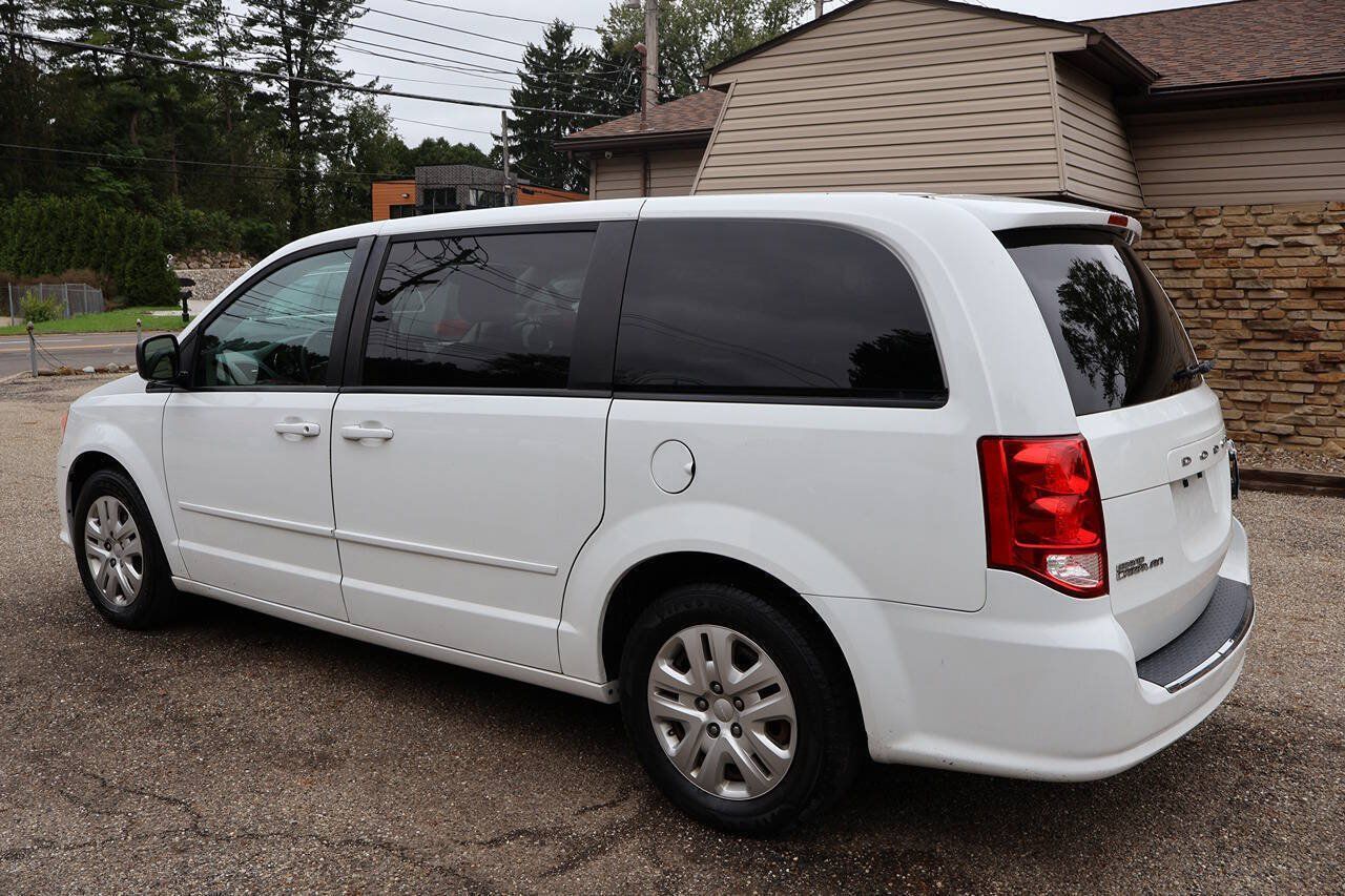Used 2016 Dodge Grand Caravan SE w/ Quick Order Package 29E SE FWD image 5