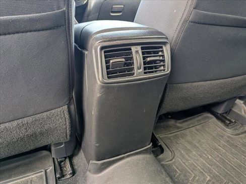 Used 2019 Nissan Rogue SV image 13