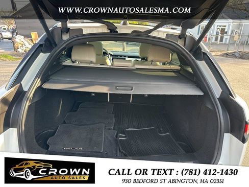 Used 2019 Land Rover Range Rover Velar R-Dynamic SE AWD/4WD image 22