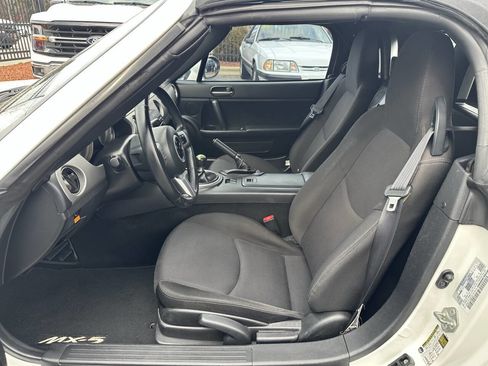 Used 2012 MAZDA MX-5 Miata Sport w/ Convenience Pkg image 12