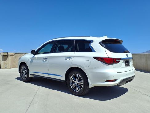 Used 2020 INFINITI QX60 Luxe w/ Essential Package FWD image 4