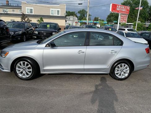 Used 2015 Volkswagen Jetta SE image 9