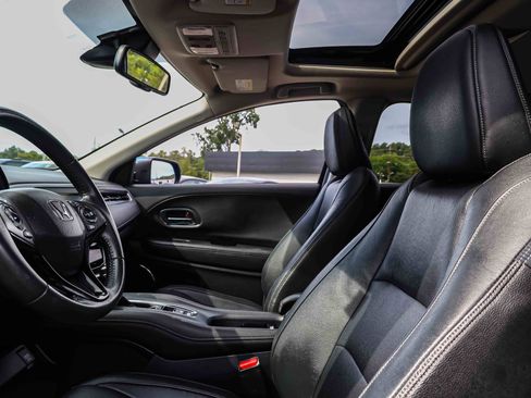 Used 2019 Honda HR-V EX-L image 9