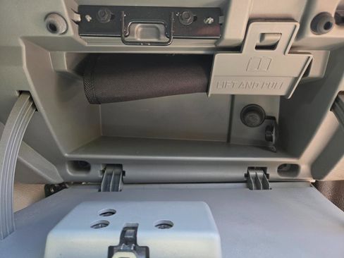 Used 2011 Ford E-250 and Econoline 250 RWD image 14