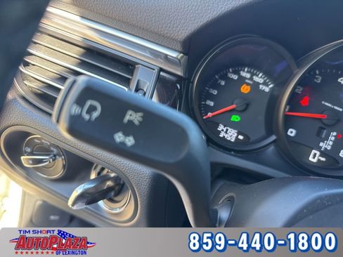 Used 2020 Porsche Macan image 29