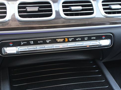 Used 2024 Mercedes-Benz GLS 450 4MATIC image 24