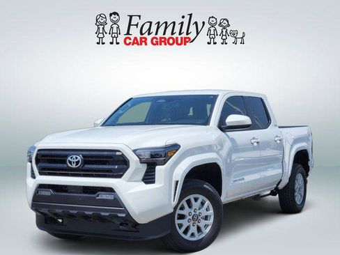 Certified 2025 Toyota Tacoma SR5 RWD image 1