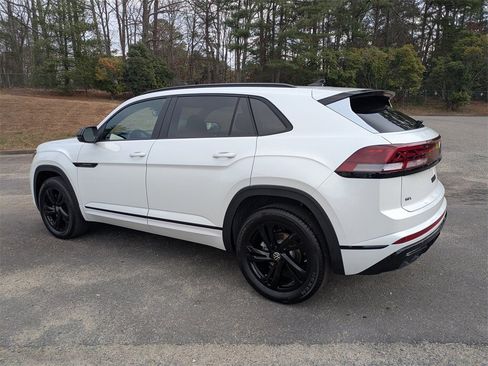 New 2026 Volkswagen Atlas Cross Sport SEL R-Line image 6