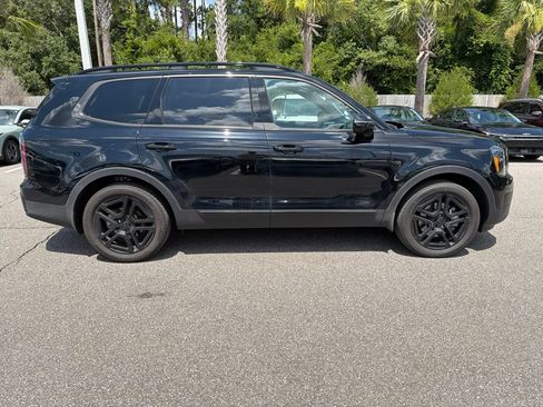 Certified 2025 Kia Telluride SX Prestige X-Line AWD/4WD image 3