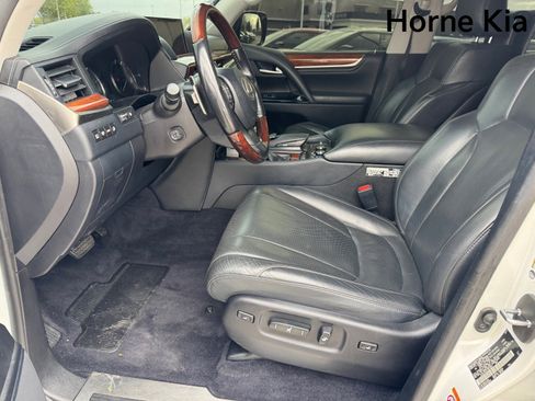 Used 2018 Lexus LX 570 4WD w/ Luxury Package image 10