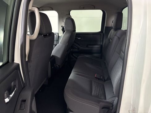 Used 2023 Nissan Frontier SV image 17