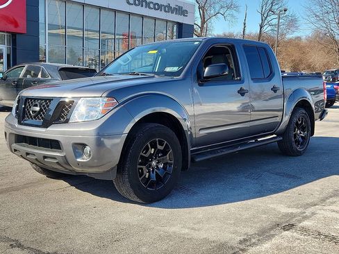 Used 2020 Nissan Frontier SV w/ Midnight Edition Floor Mats image 3