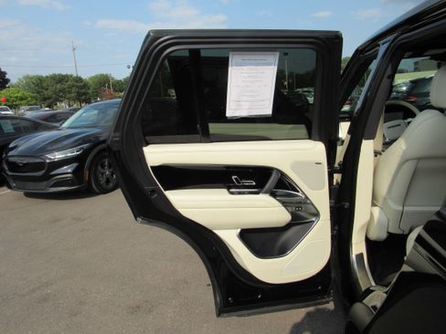 Used 2023 Land Rover Range Rover SE AWD/4WD image 12