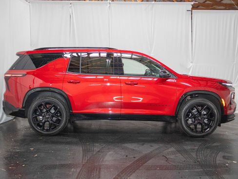 New 2026 Chevrolet Traverse RS w/ LPO, Floor Liner Package image 5