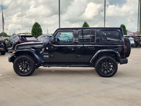 Used 2024 Jeep Wrangler Unlimited Sahara AWD/4WD image 4