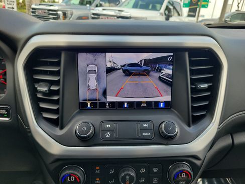 Used 2023 GMC Acadia SLT FWD image 11