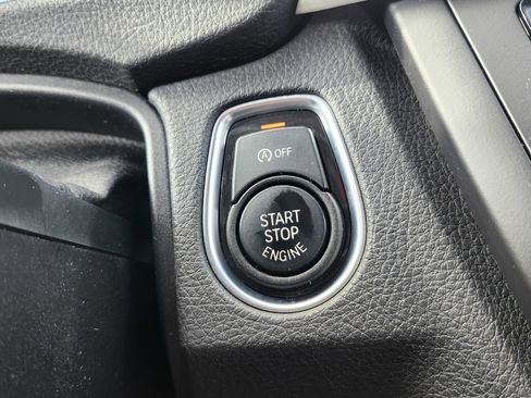 Used 2015 BMW 320i Sedan image 9