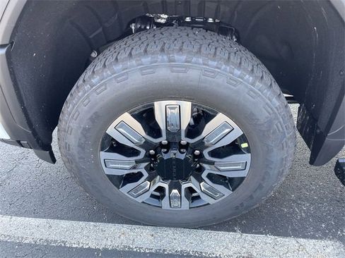 New 2025 GMC Sierra 2500 Denali w/ Denali Reserve Package image 10