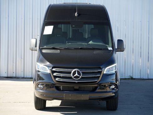 Used 2024 Mercedes-Benz Sprinter 2500 image 45