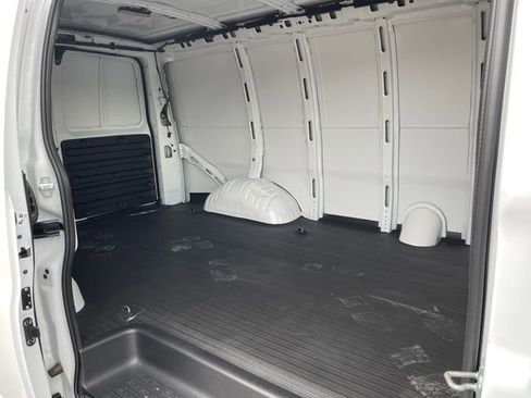 New 2025 Chevrolet Express 3500 w/ Driver Convenience Package image 22