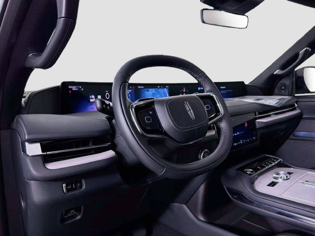 New 2025 Lincoln Navigator Reserve w/ Jet Appearance Package AWD/4WD image 9